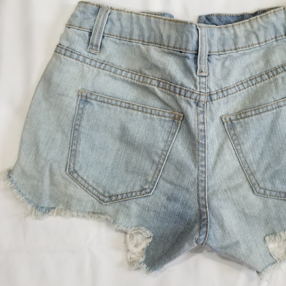 women's cut off shorts - Picture 6 of 7